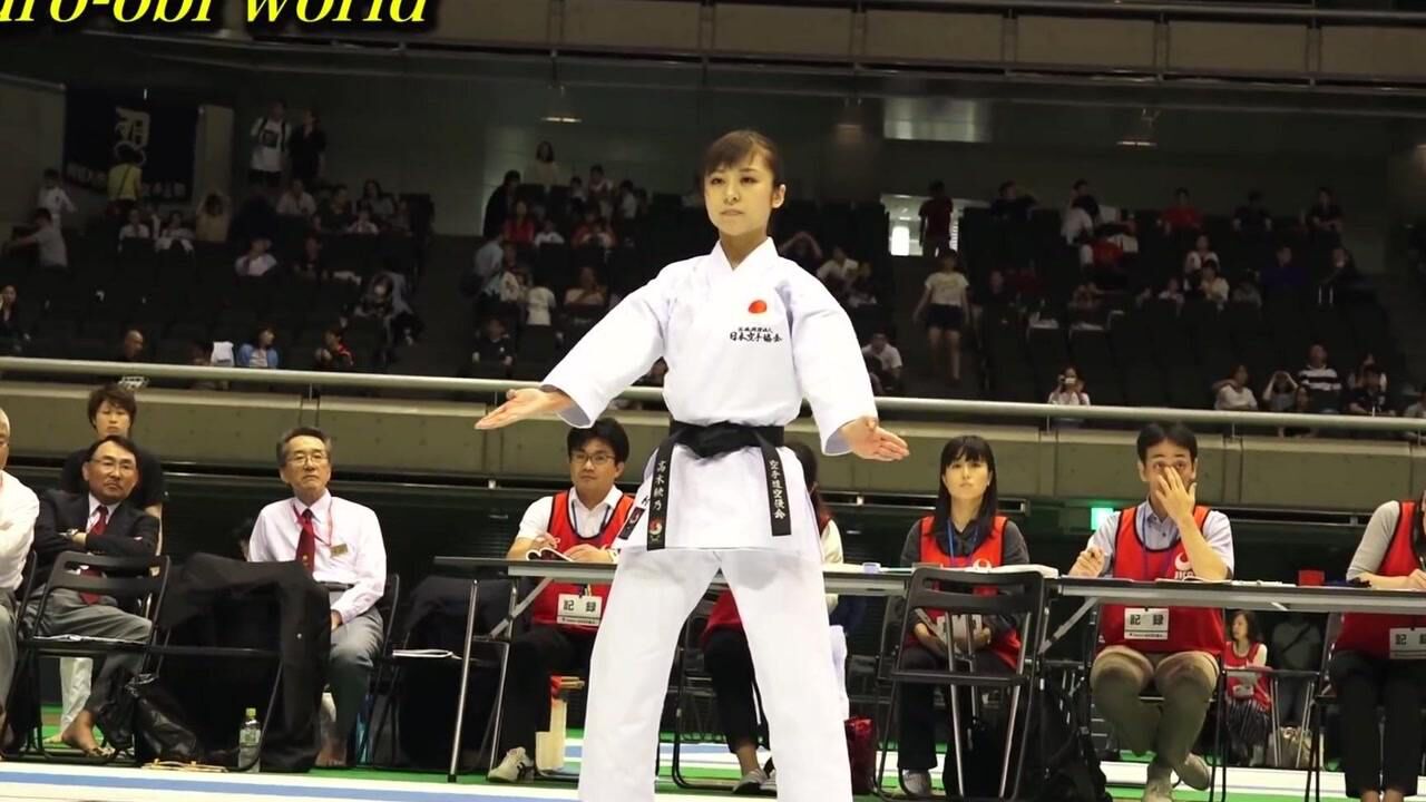 2018年日本空手道女子冠军中村绫乃