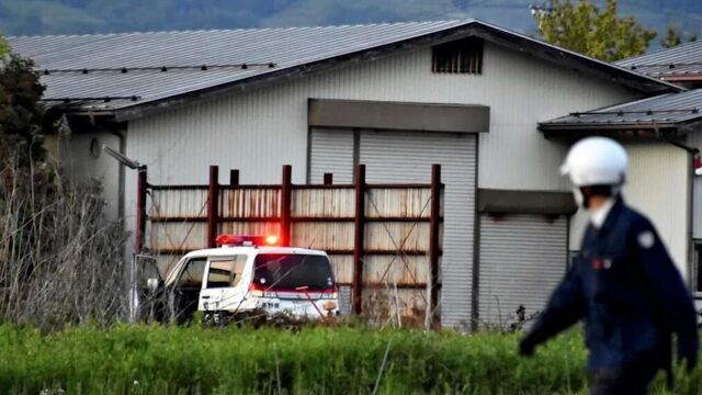 日本长野发生袭击事件:男子捅人后枪杀两名警察 躲进建筑持枪对峙