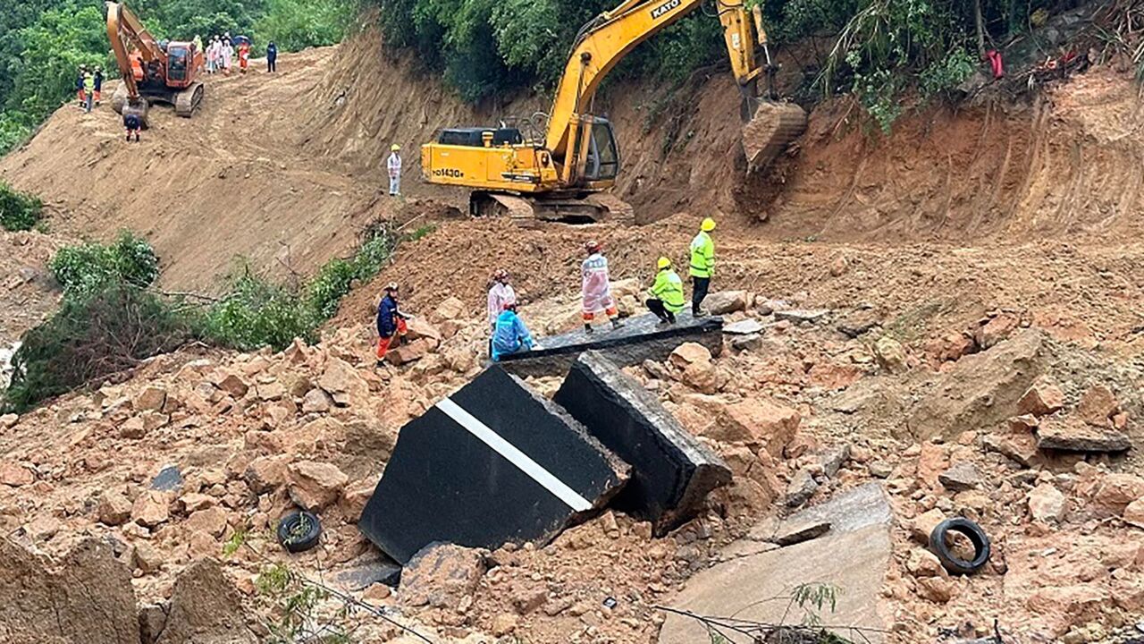 广东梅大高速路面塌陷已致36人死亡:救援风险和难度集中在两方面