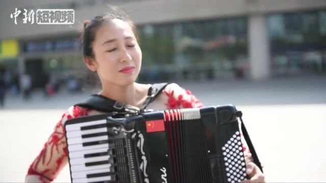 沈阳铁路职工倾情歌唱《我和我的祖国》