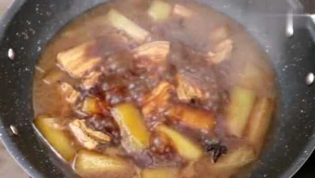 猪肉冬瓜炖粉条没想到这么好吃,一出锅满屋飘香,连汤汁儿都不剩