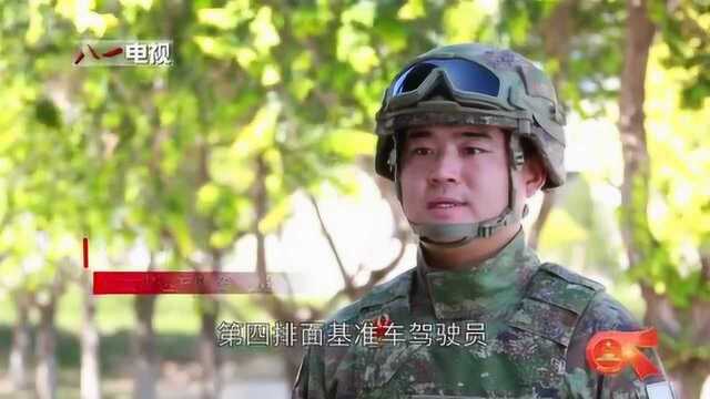 驾驶新型雷达车的“红旗车驾驶员标兵” 我是排头兵十八