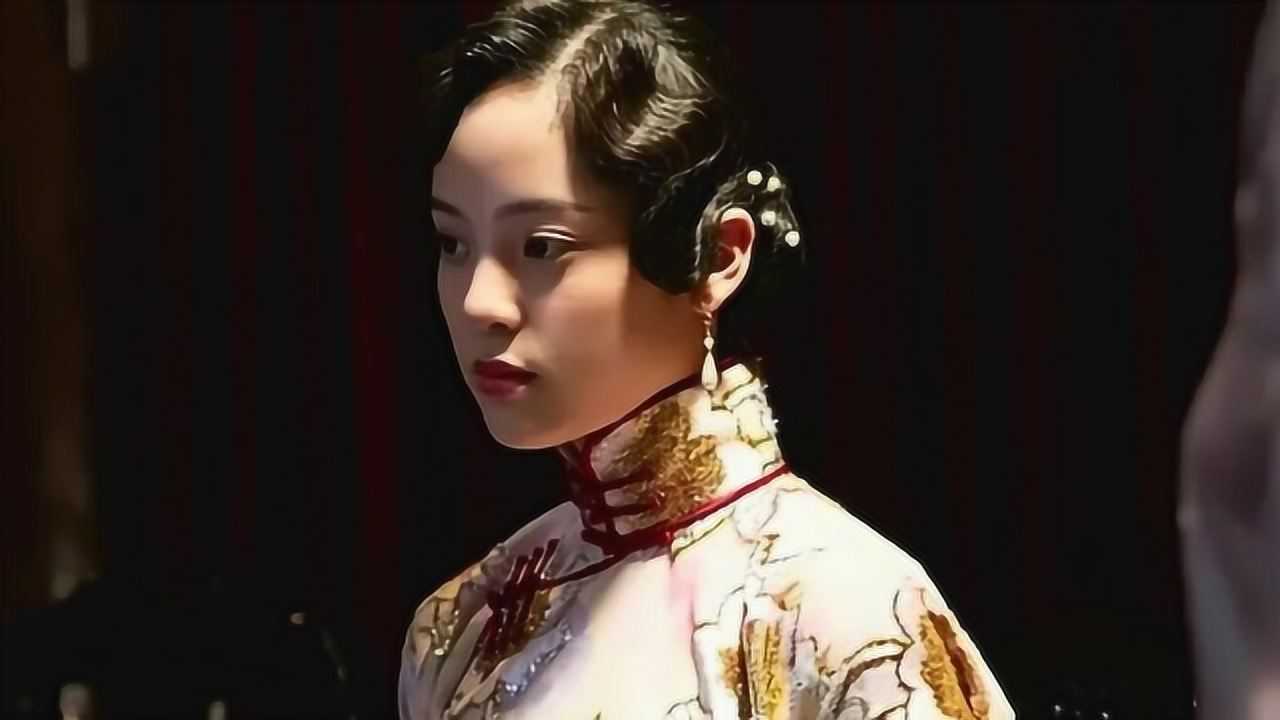 欧阳娜娜的旗袍造型ok吗?新造型撞脸孙俪娘娘