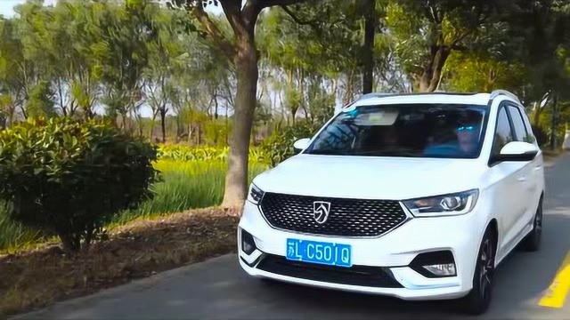 大师车评丨更适合舒适家用!试驾新款宝骏360CVT