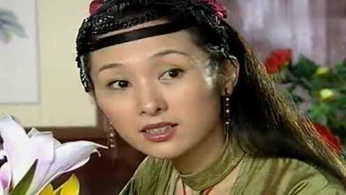 铁中岳偷偷来到云夫人房里，两人的关系竟如此亲密，深藏不露