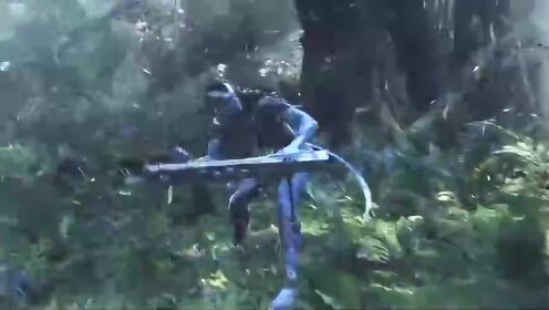 杰克跟上校缠斗,杰克打碎了上校机甲的玻璃