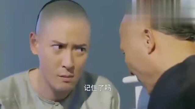 皇后才刚死,太监不小心掉进棺材,一不小心竟深吻了皇后!