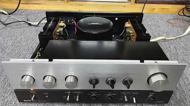 天龙DENON PM830功放,拆解赏析,采用金封管大电容声音古朴细致