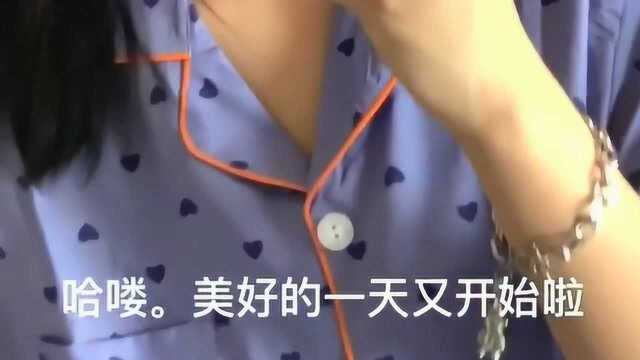 美好的一天从穿搭开始,小姐姐穿衣服非常的好看,你们喜欢吗?