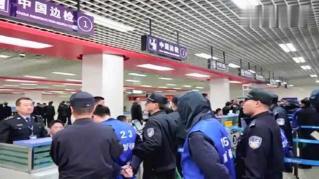 河北警方在菲律宾捣毁电信诈骗窝点,涉案上亿嫌犯被押解回国