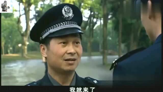 公安局长抽查出警时间,出警人员迟迟没来,一声命令便扣了警官证