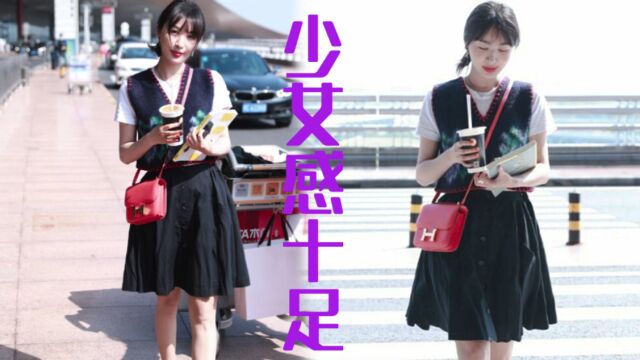 黄晓明的“最美前任”,看李菲儿穿印花马甲配短裙,少女感十足