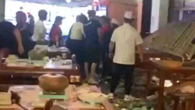 福建漳州一餐饮店用餐高峰内部坍塌 多名顾客被砸送医