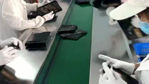 这是一条最快的流水线，工人们的手速都非常的快，这个月可以领到奖金吗？