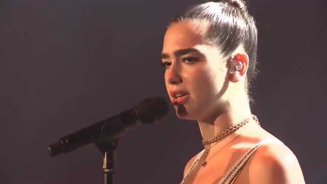 Dua Lipa现场献唱热单IDGAF!舞台编排还是这么出彩