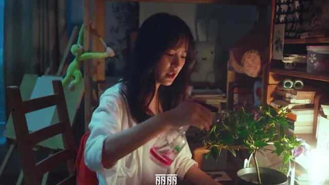 脸上长出的青春痘,其实是植物的种子,把室友给吓傻了