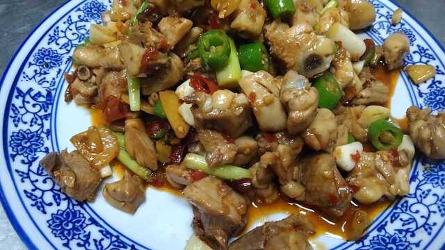 川香特色小炒鸡,麻辣味十足,鸡肉鲜嫩