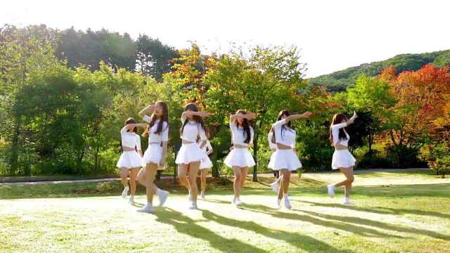 OH MY GIRL x LATATAart户外草地上来一曲 !