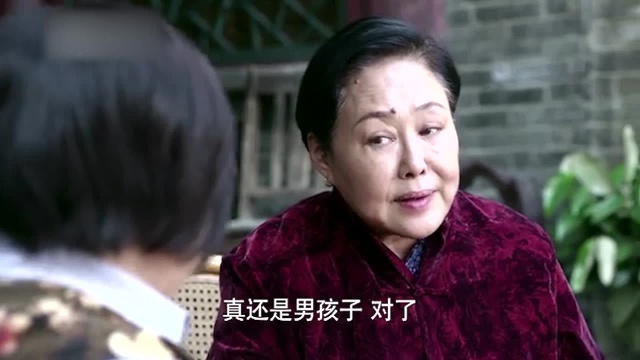 美女怀孕坚持运动,突然脸色一变喊肚子疼,丈夫立马就冲了过去