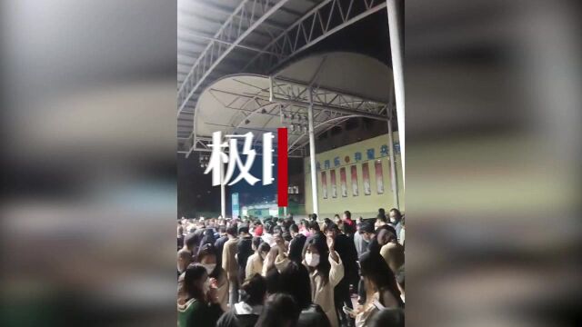 【视频】东莞大朗发现2例无症状感染者,有人去医院取病历滞留到次日凌晨