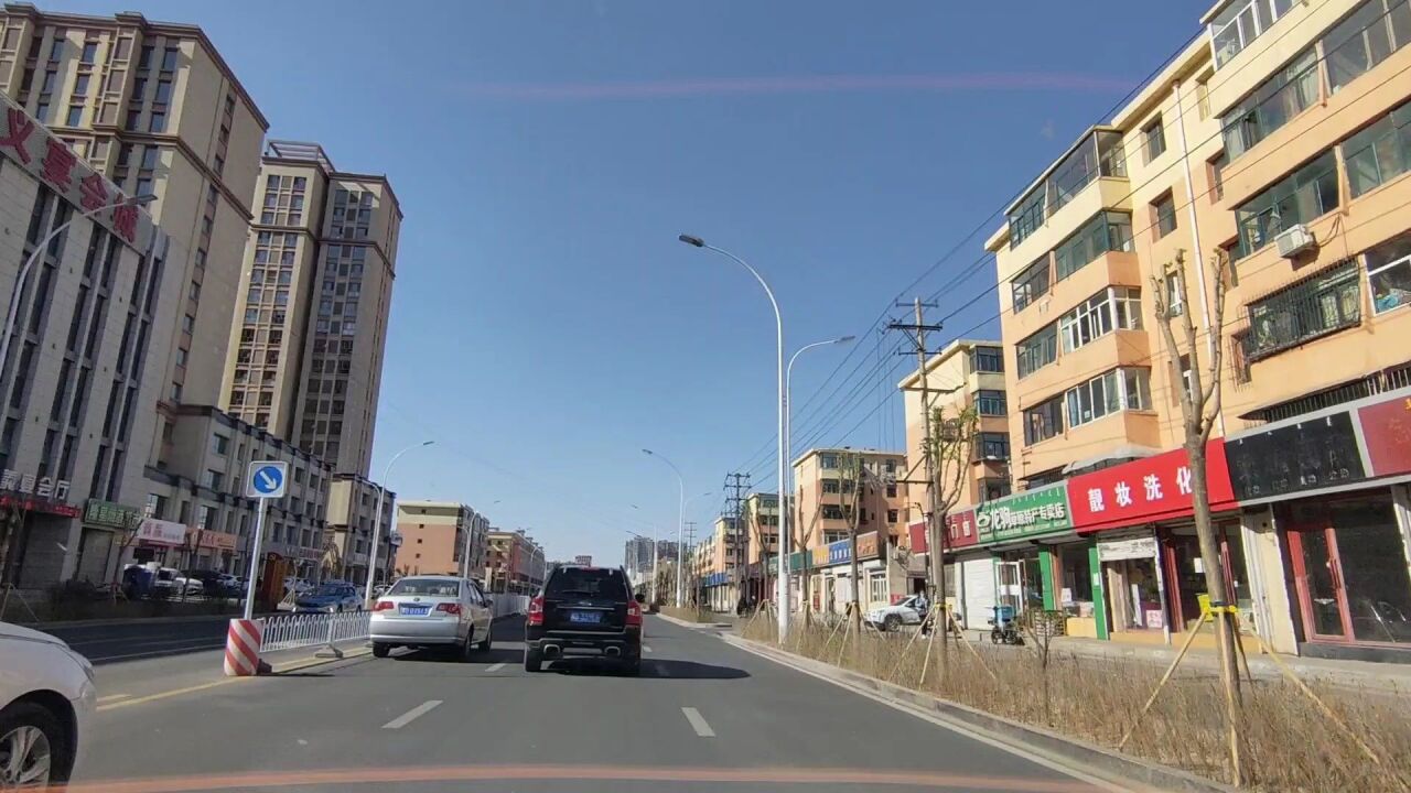 实拍:内蒙古包头昆区白云鄂博路,看5月份街道路况什么样