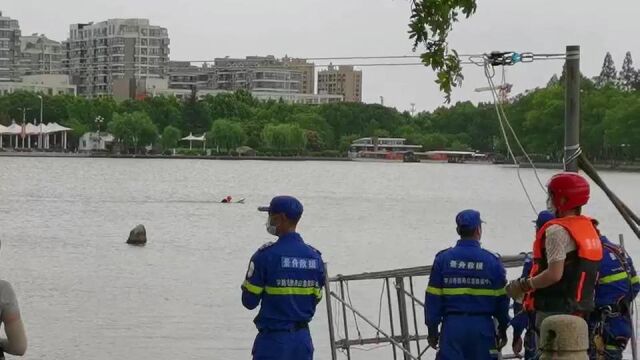 丞士水面救援机器人——U型智能救生圈参与平湖防汛防台应急演练