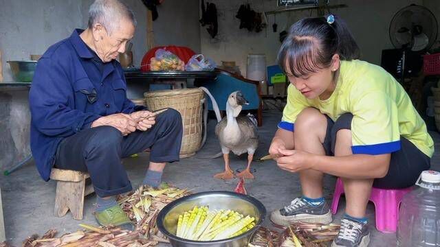 生活对于我来说不是要拥有多少财富,而是拥有一个健康的身体,陪在亲人身边,每天看着他们开心的笑容就足够了