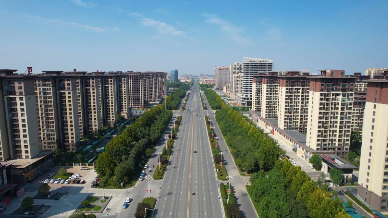 河南平舆县清水大道高楼大厦拔地而起美丽街景