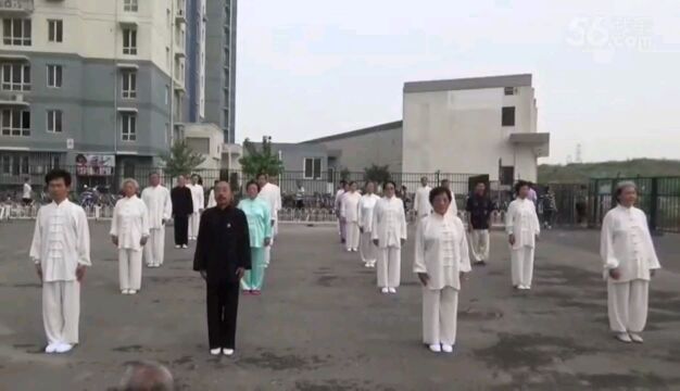 双合太极队初期晨练队员.全员一心推广全民健身,把自己练拳的心得无私奉献给大家.