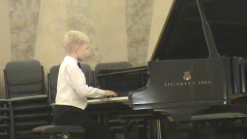 马洛菲耶夫（10岁）演奏格林卡夜曲 
