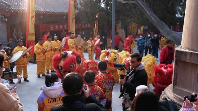 伏羲爷爷来了,见者好运!这才是天水的年#千山万水就爱天水 #旅游就来天水 #天水一家人