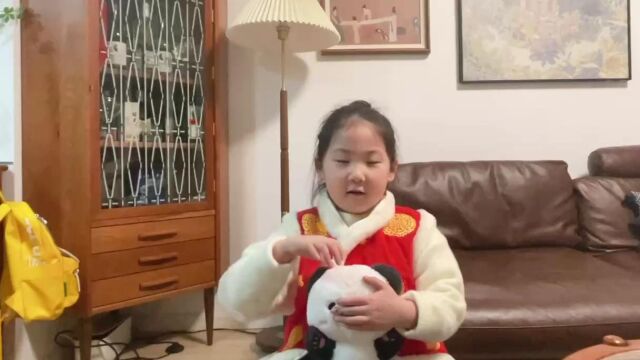 紫云府实验幼儿园ⷤ𘭱班向辰熠.成语故事《笨鸟先飞》mp4