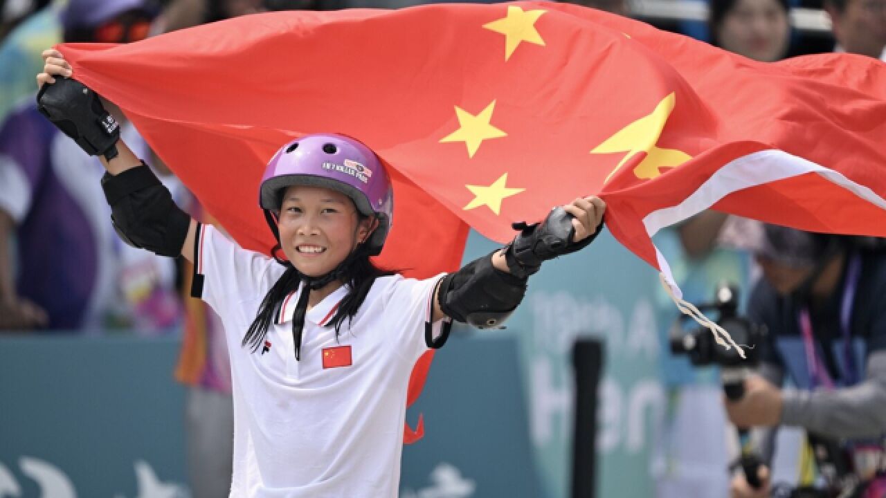 金牌时刻 | 13岁街式滑板少女摘金,成中国最年轻亚运冠军