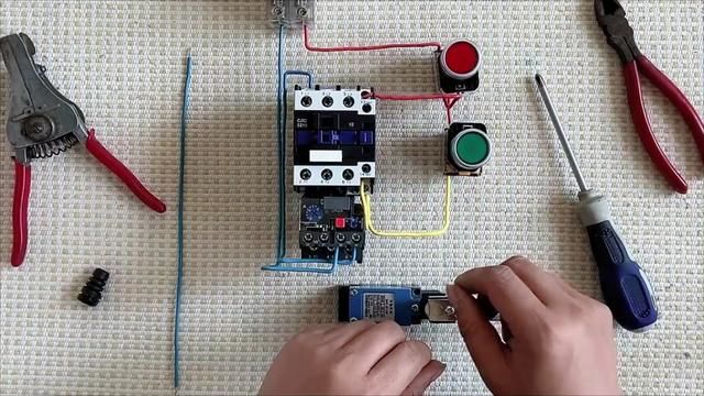 行程限位开关在配电线路中基本接线方法#零基础学电工 #行程开关 #电工知识