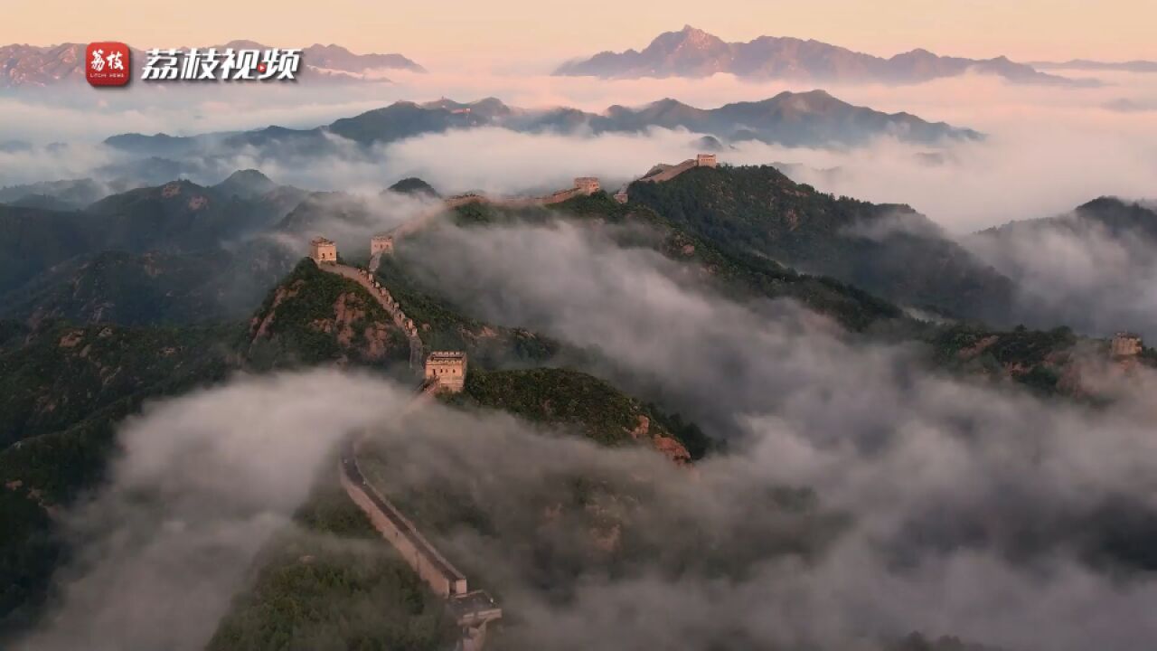 巨龙蜿蜒!北京金山岭长城日出云海震撼壮美