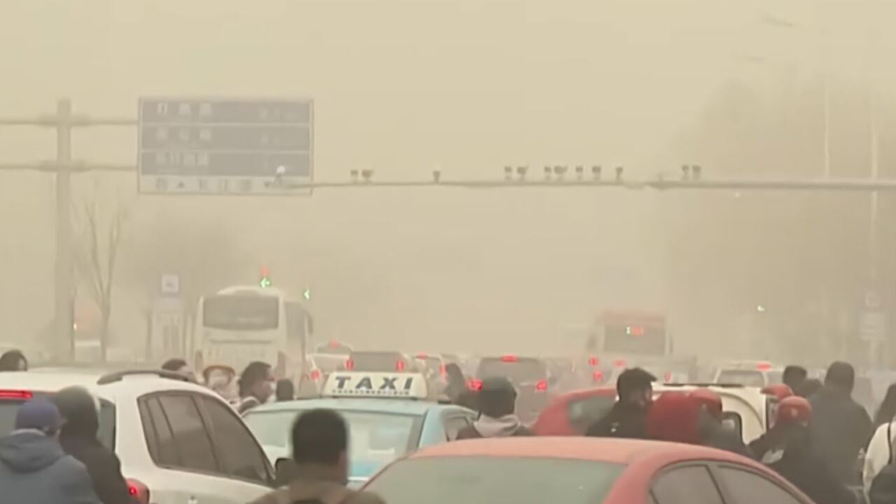 沙尘暴预警!新疆内蒙古等10余省区市部分地区有扬沙或浮尘天气