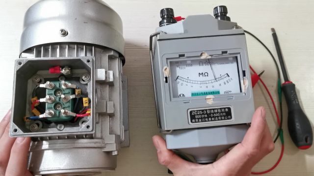 兆欧表上:500V,1000V,2500V什么意思?很多电工都搞不清楚