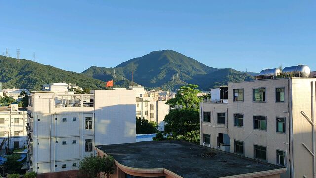 深圳最高峰梧桐山风光