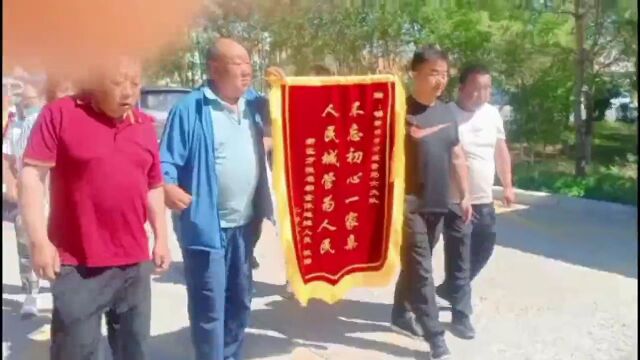 锡林浩特市商户点赞城管:这样的执法有“温度”!