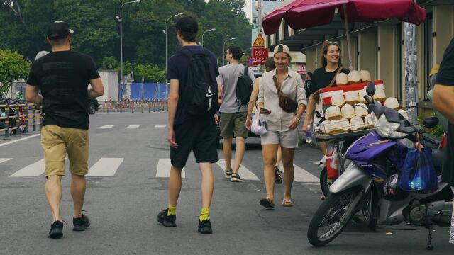 住在胡志明市 探索滨城市场 西贡最好的 Banh Beo Hue