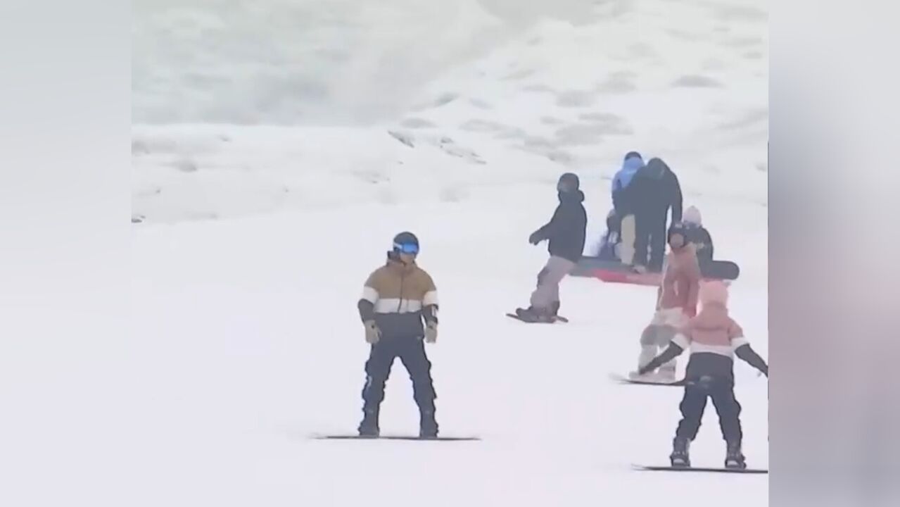 “冷资源”变“热产业”,新疆:冬日天山天池,别样冰雪魅力