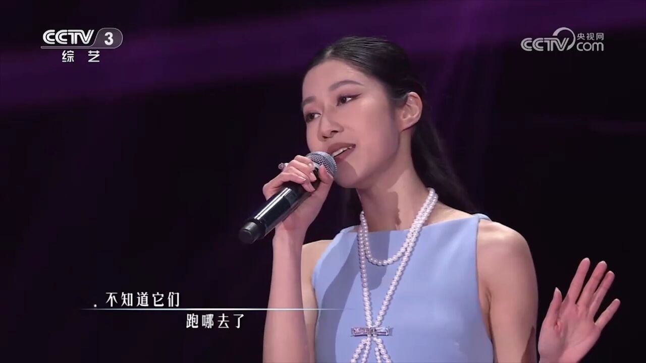 吴映香带来经典歌曲,歌声中都带着香气,令人赞不绝口!