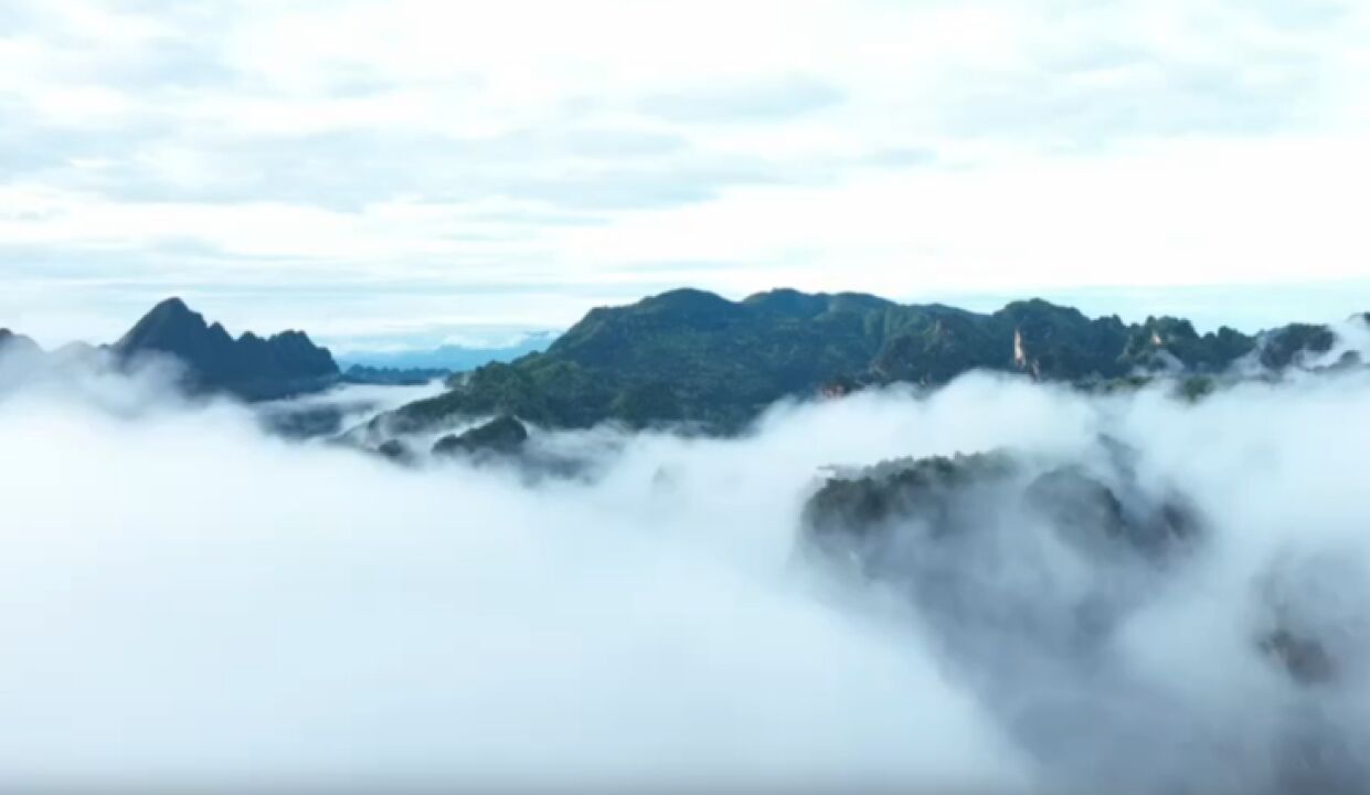 张家界水绕四门雨后云海漫卷美如仙境