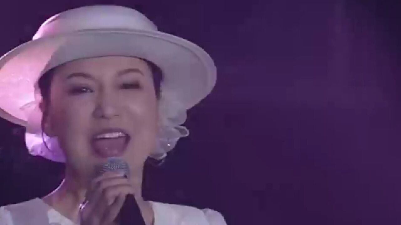 周艳泓一首DJ舞曲,直接炸裂开场,节目现场秒变KTV