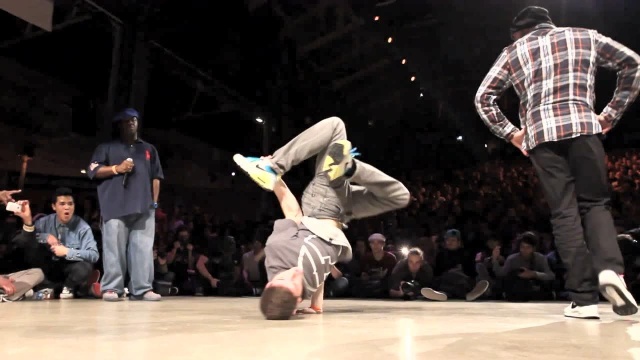 2011年 Hip Opsession街舞大赛 地板舞1V1对决 FENIXOU vs GIZMO