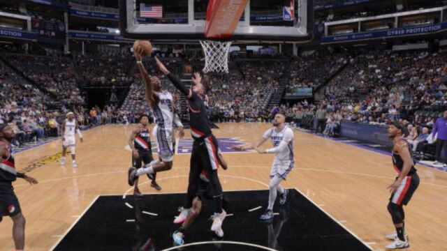 开拓者94-126国王 福克斯萨博尼斯双星闪耀