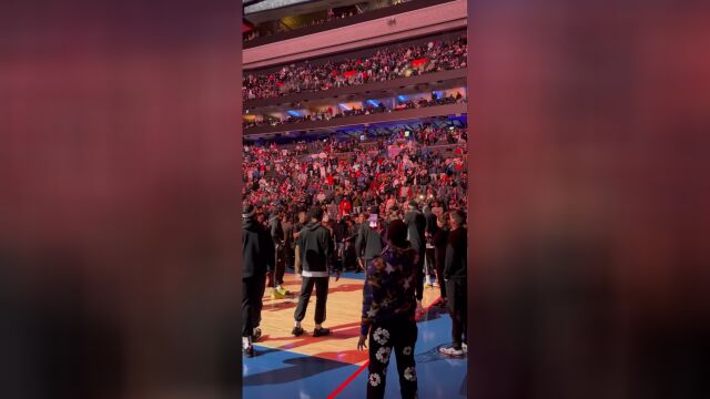 特殊出场方式！本西蒙斯首发出场遭球迷狂嘘