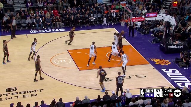 一举打崩对手 艾顿布里奇斯连续打成2+1点燃主场