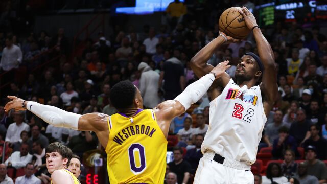 巴特勒vs湖人集锦 全场27+5进攻端屡屡得手不虚老詹皇