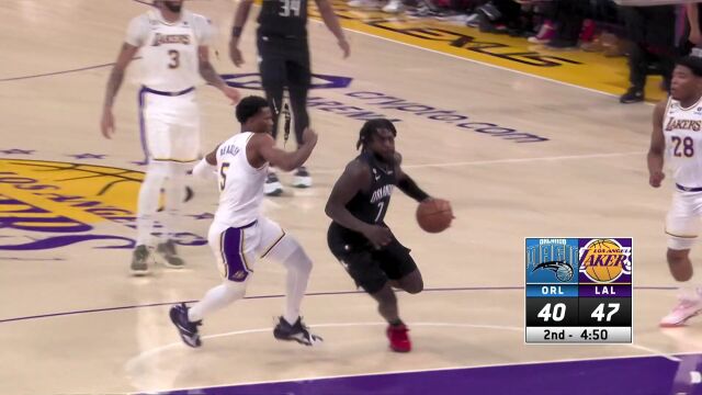 快刀斩乱麻！哈里斯横冲直撞杀入禁区飞身暴扣一气呵成